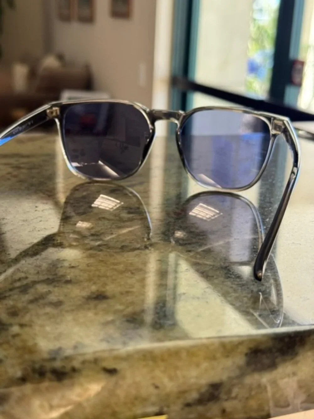 Kenneth Cole Reaction KC1414 20V Square Crystal Gray/Blue Sunglasses NWT/Case